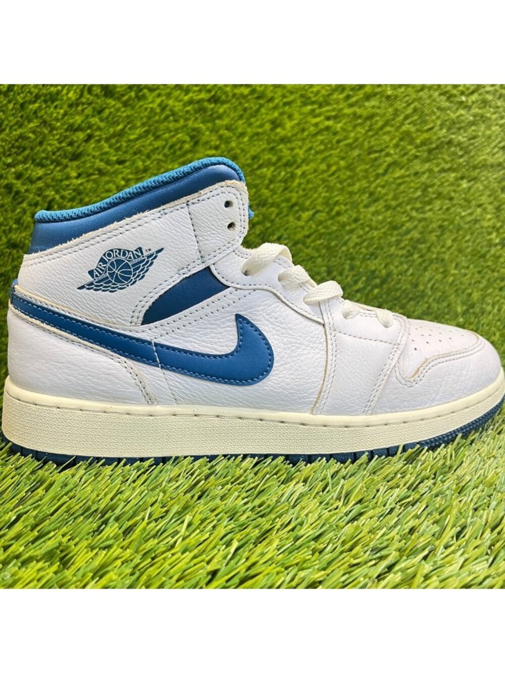 Nike Air Jordan 1 Mid Boys Size 7Y White Blue Athletic Basketball Shoes Sneakers